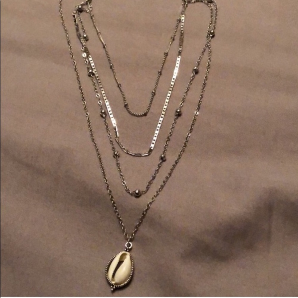 4-layer shell pendant necklace - Picture 3 of 4